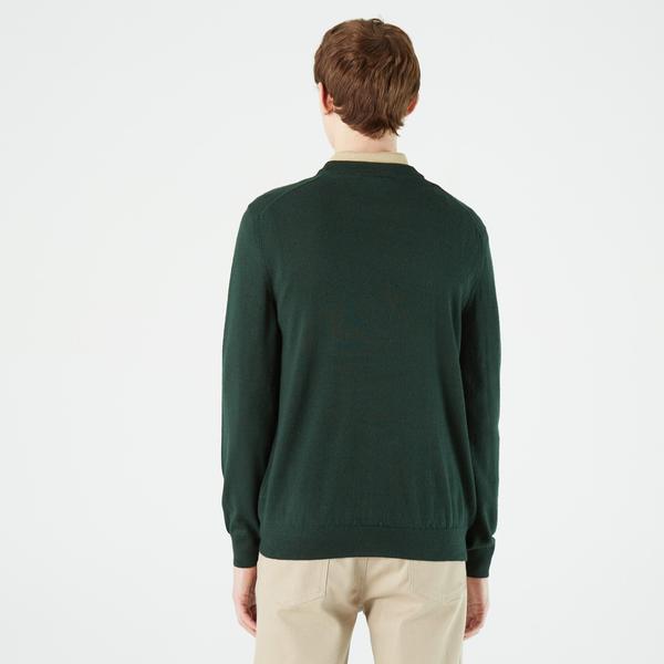 
Lacoste men's sweater with a regular cut with a round neckline