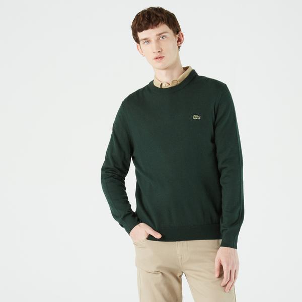 
Lacoste men's sweater with a regular cut with a round neckline